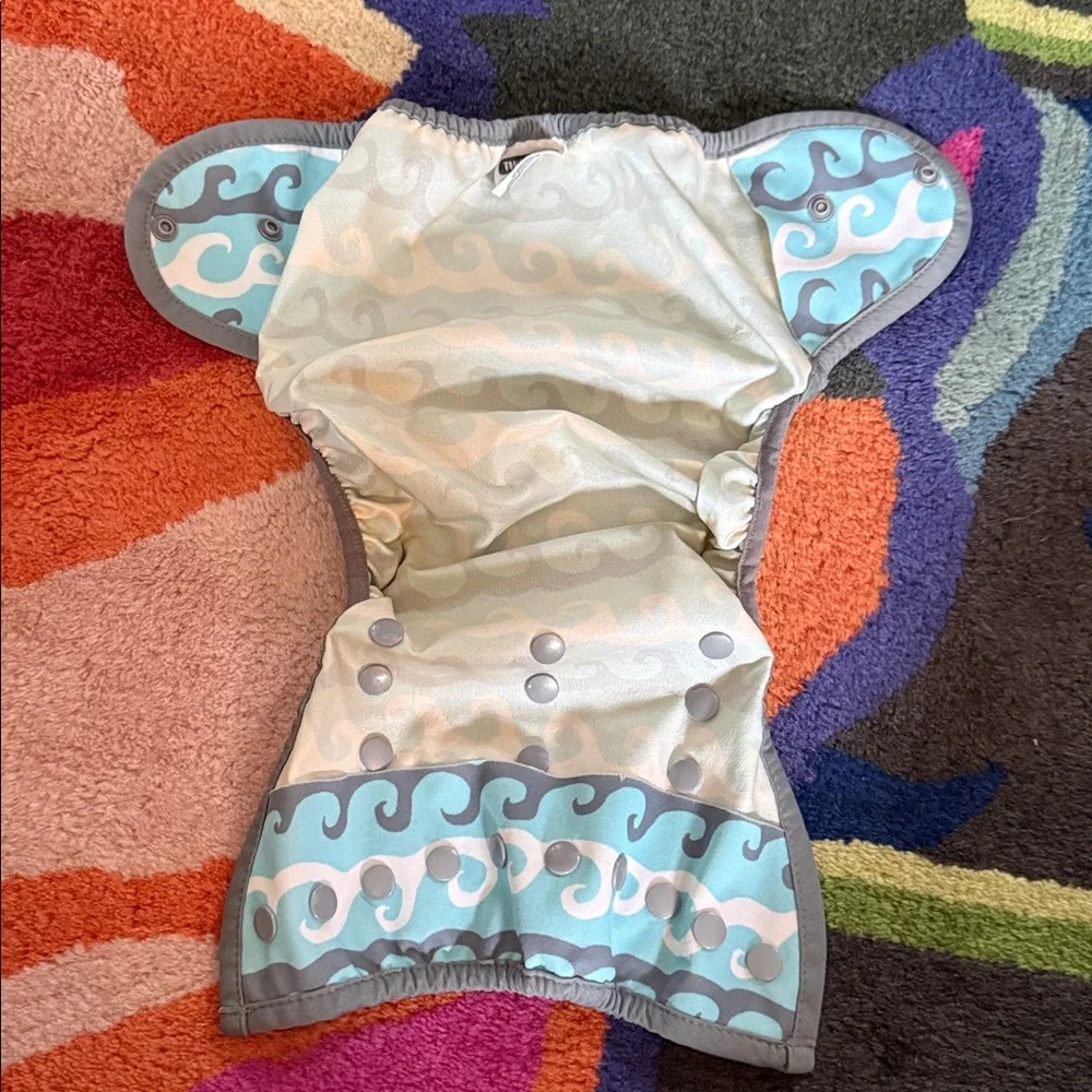 Thirsties diaper cover, GUC, size Two, Snap closure, adjustable snaps